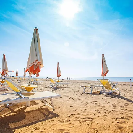 Coastal With Two Spacious Terraces Appartement Bibione